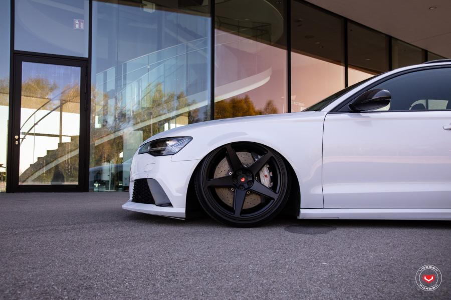 Детали экстерьера Audi RS6 Avant on Vossen Wheels (GNS-1) 2019 года  (фото 23 из 24)